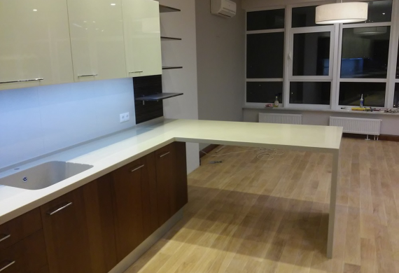 Столешница с "ногой"